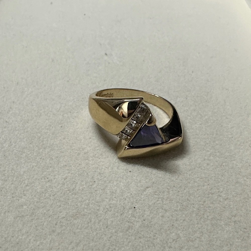 Elegant Gold and Purple Women's Ring size 10